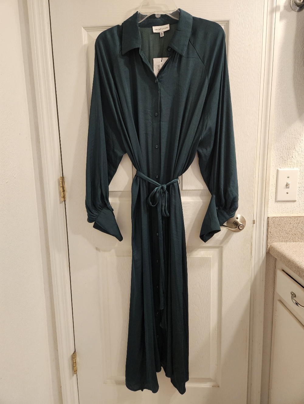 Gibson Latimer Button-Front Belted Maxi Dress in Deep Emerald Green
